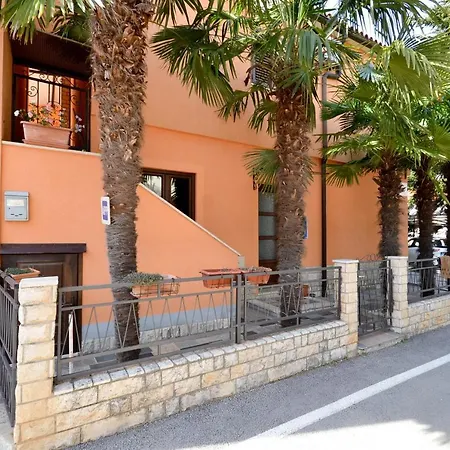 Emma Novigrad Istria